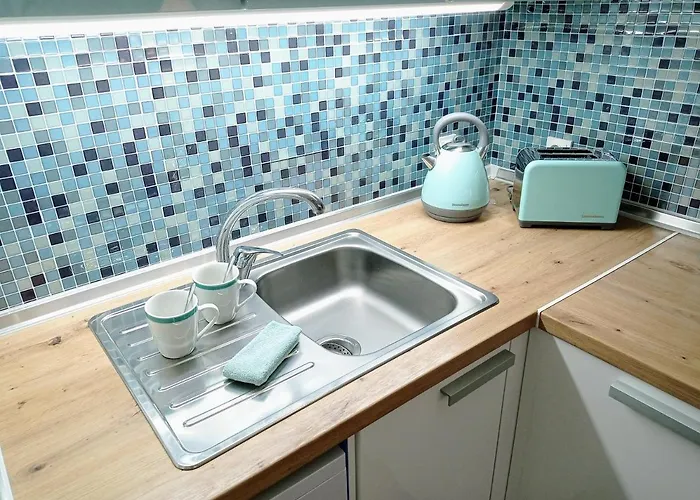 Casino Blu: 50m To Beach, In Town Center 公寓 *